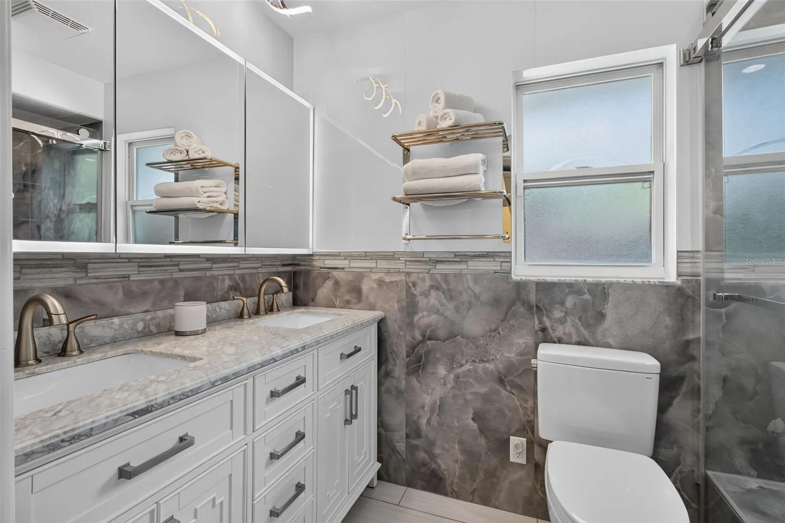 Primary En-Suite