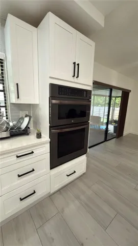 Wall oven