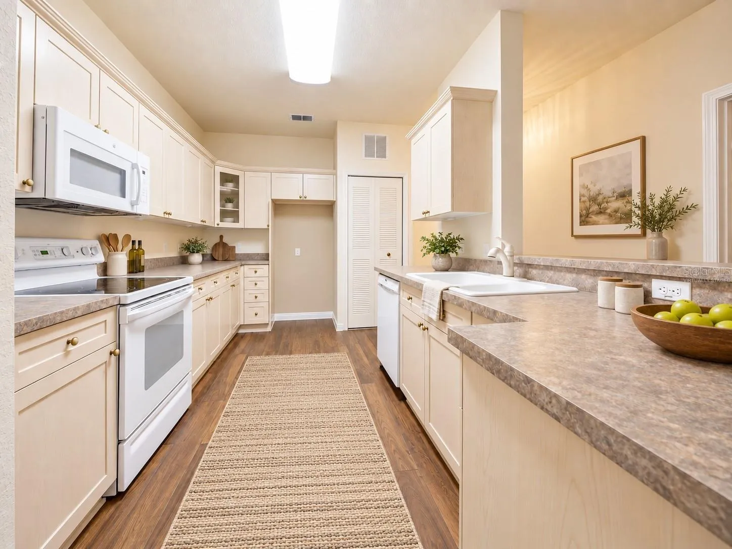 Kitchen - - virtually staged