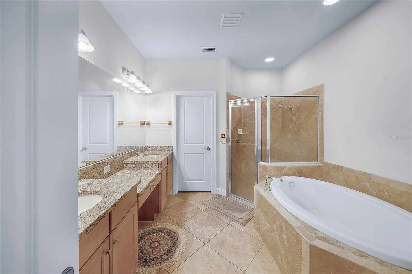 MASTER BATHROOM IN DOWNSTAIR