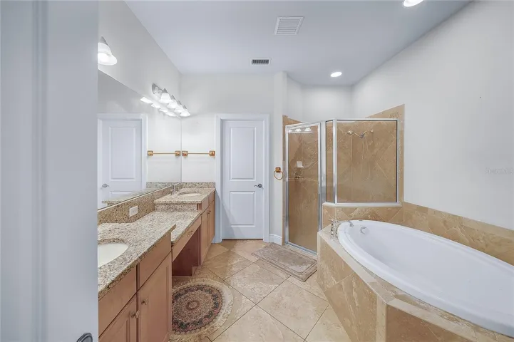 MASTER BATHROOM IN DOWNSTAIR
