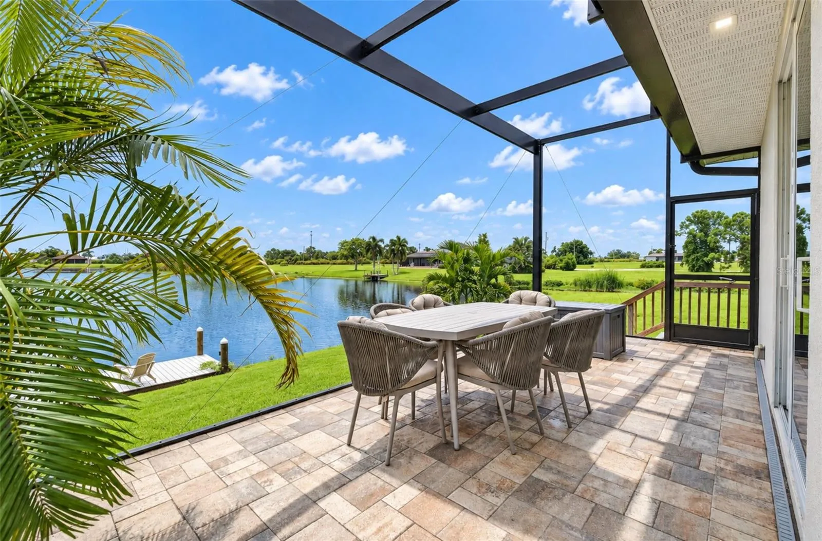 Panoramic picture-window screen