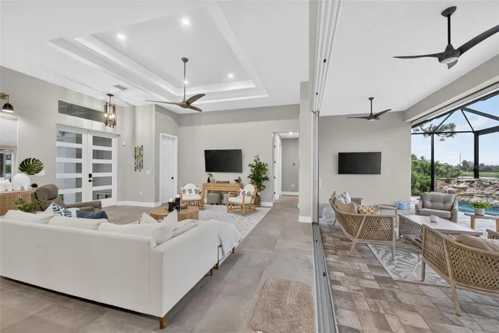 Indoor/outdoor living