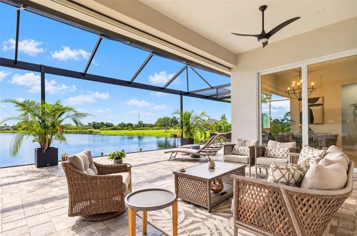 70-foot screened lanai with a panoramic picture-window screen
