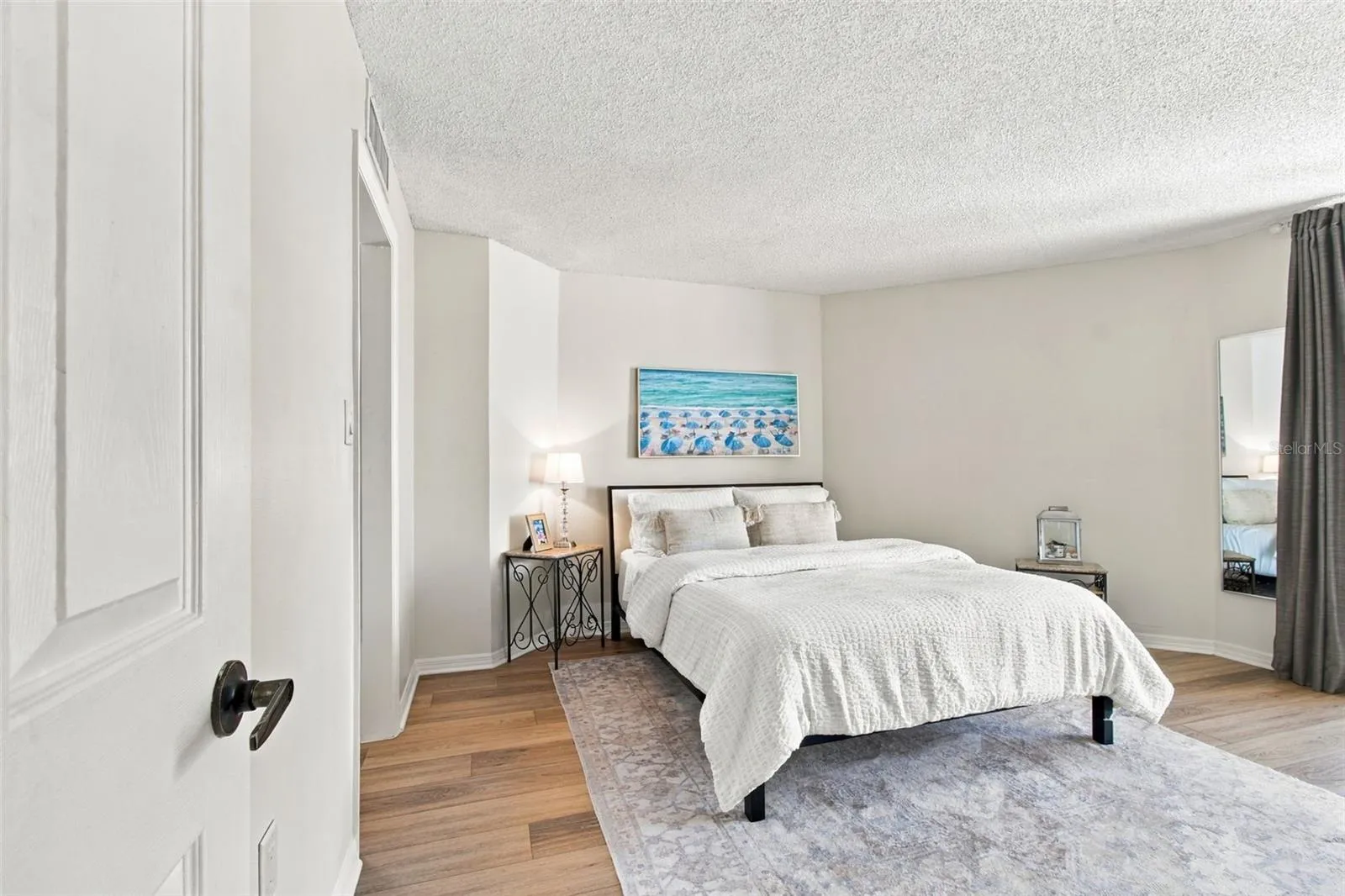 Primary suite