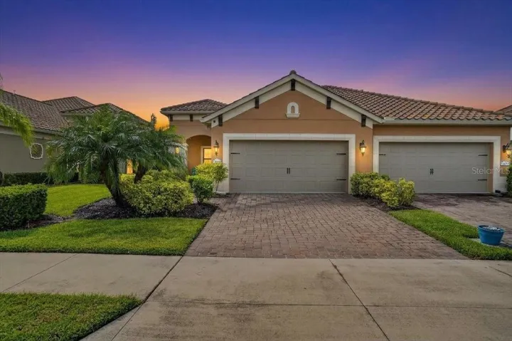 11699 Okaloosa Dr - 3 Bedroom + a Den