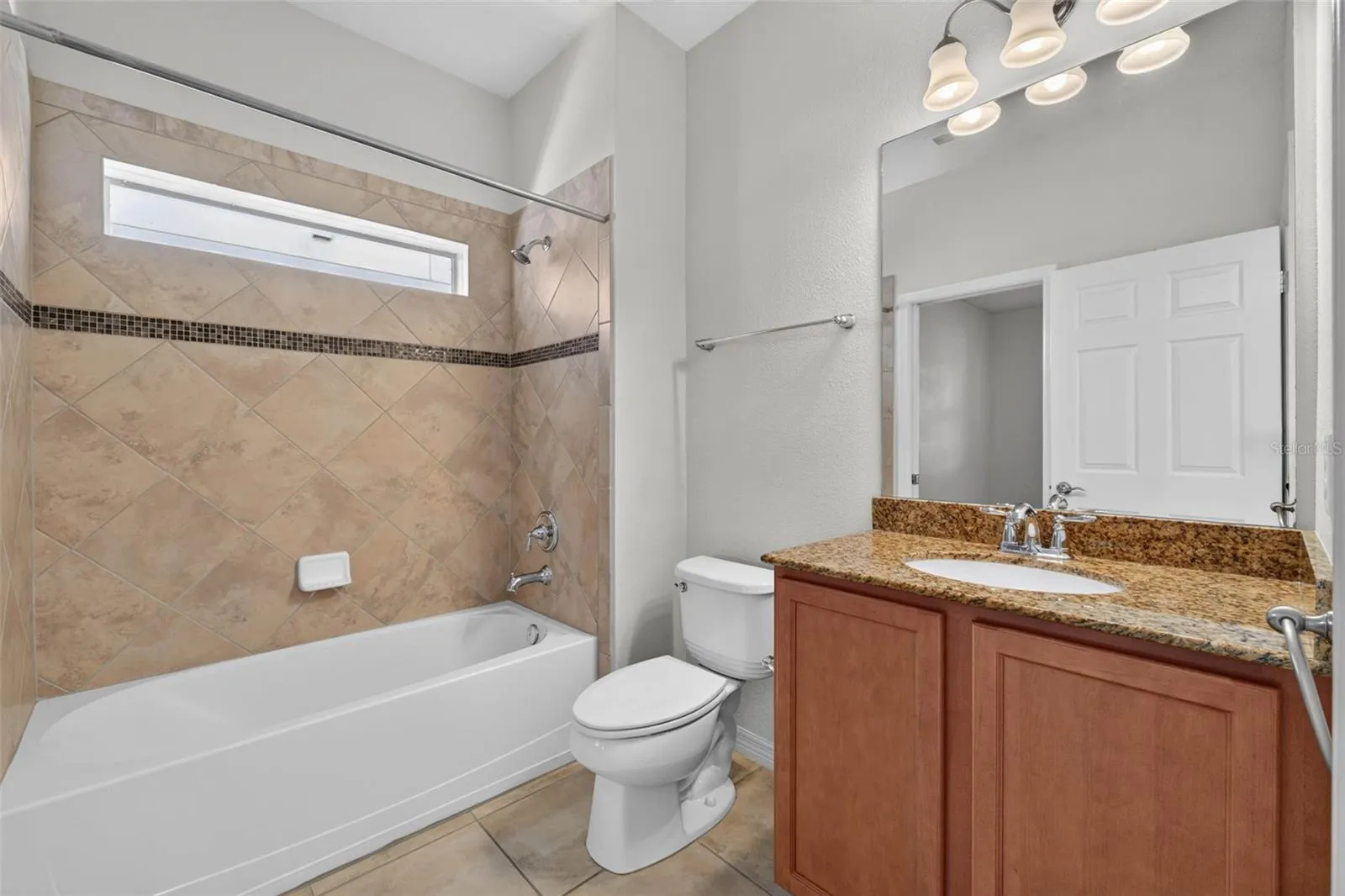 First floor en-suite full bath