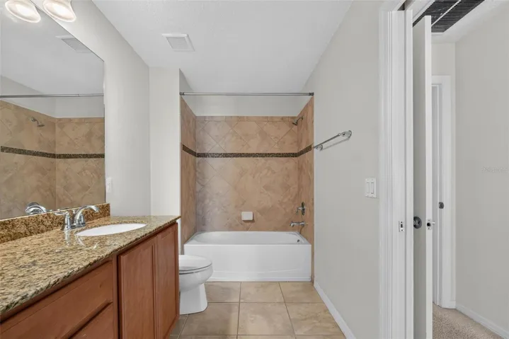 Owner's suite full bath