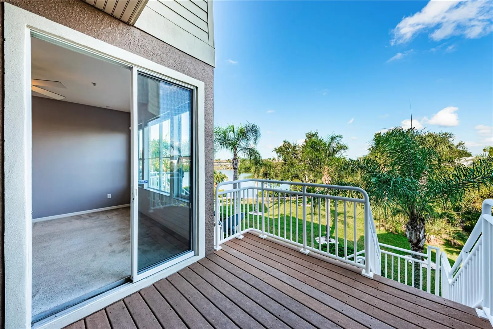 Kitchen/dining room porch