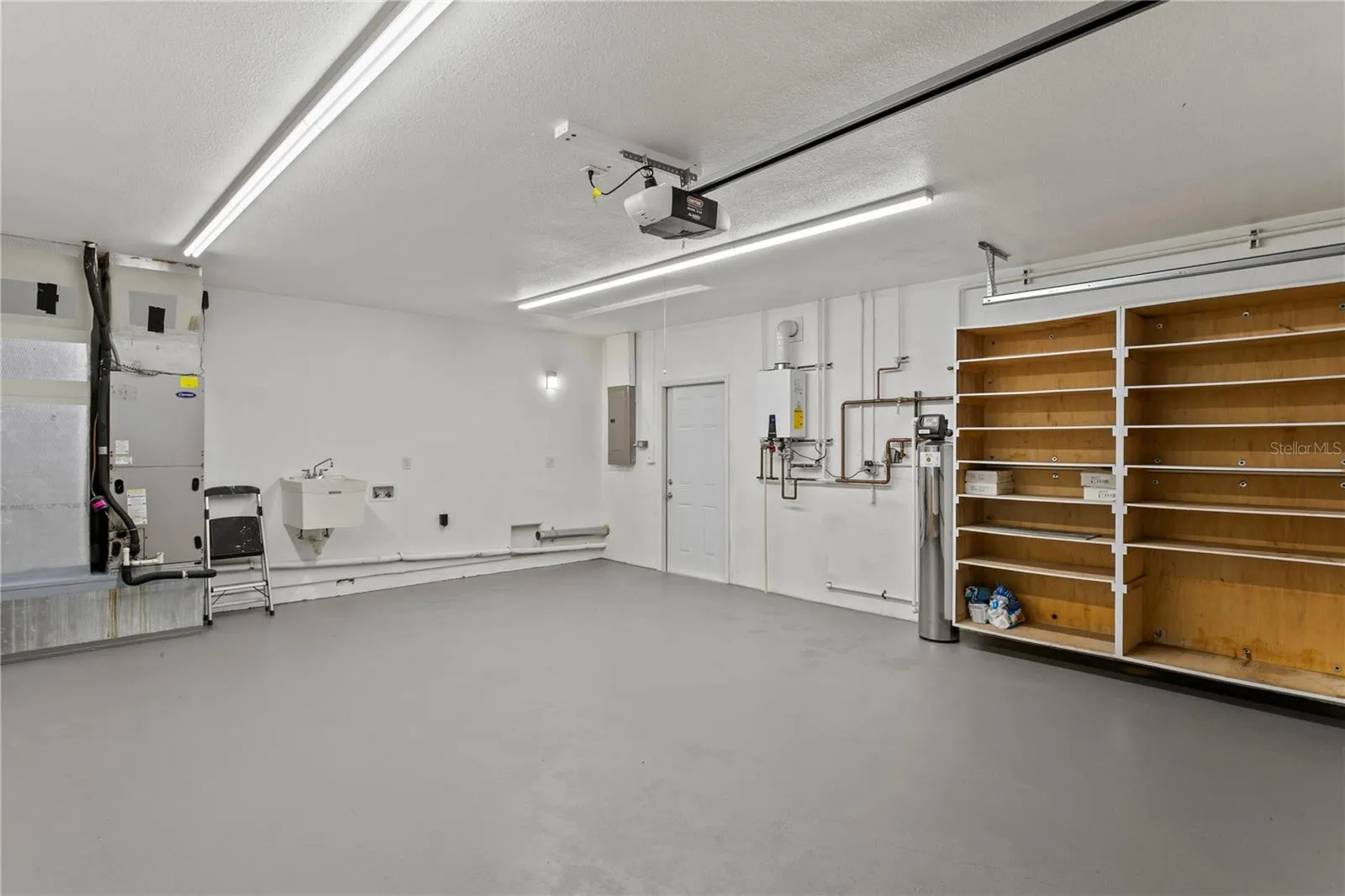 Meticulously kept garage with laundry hookup.