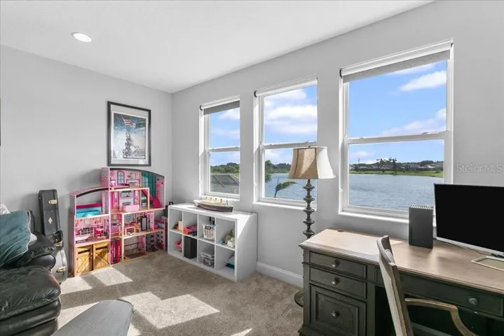 Loft Space Lake View