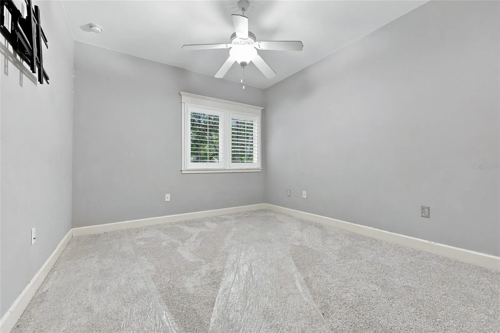 Upstairs Bedroom#1 (new carpet)