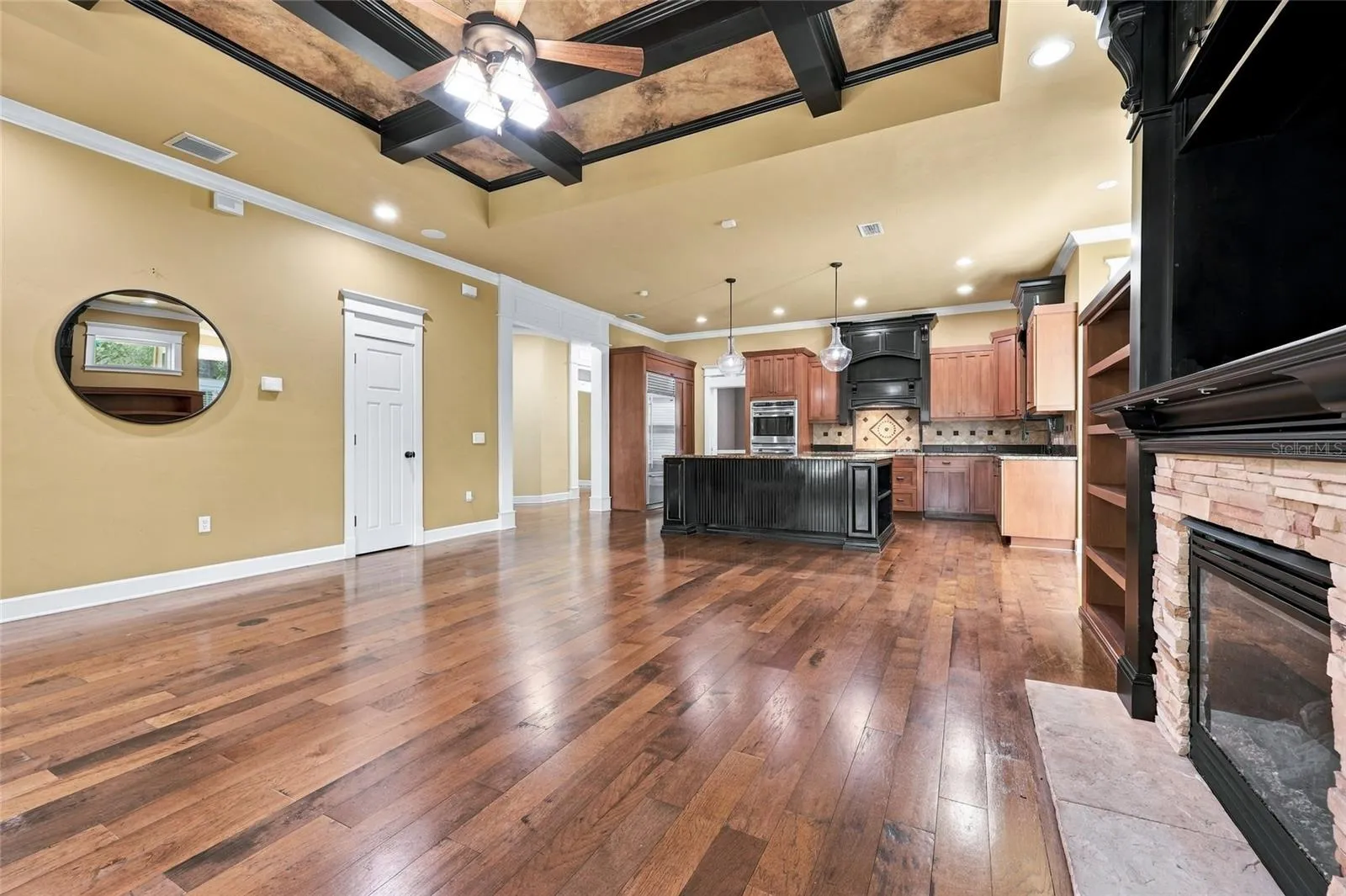 12' ceilings in Living Room and Primary Bedroom