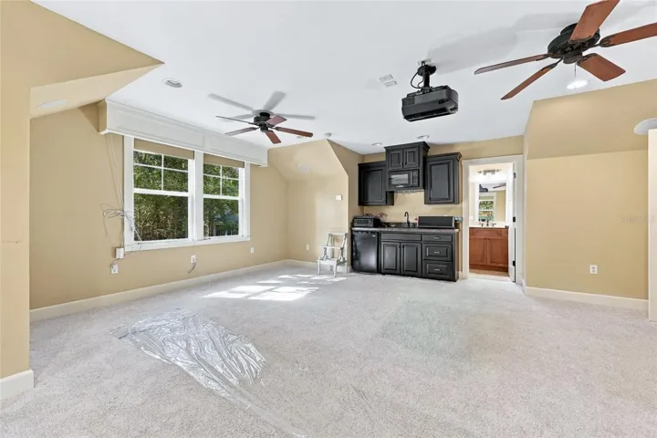 Efficiency kitchen (upstairs)