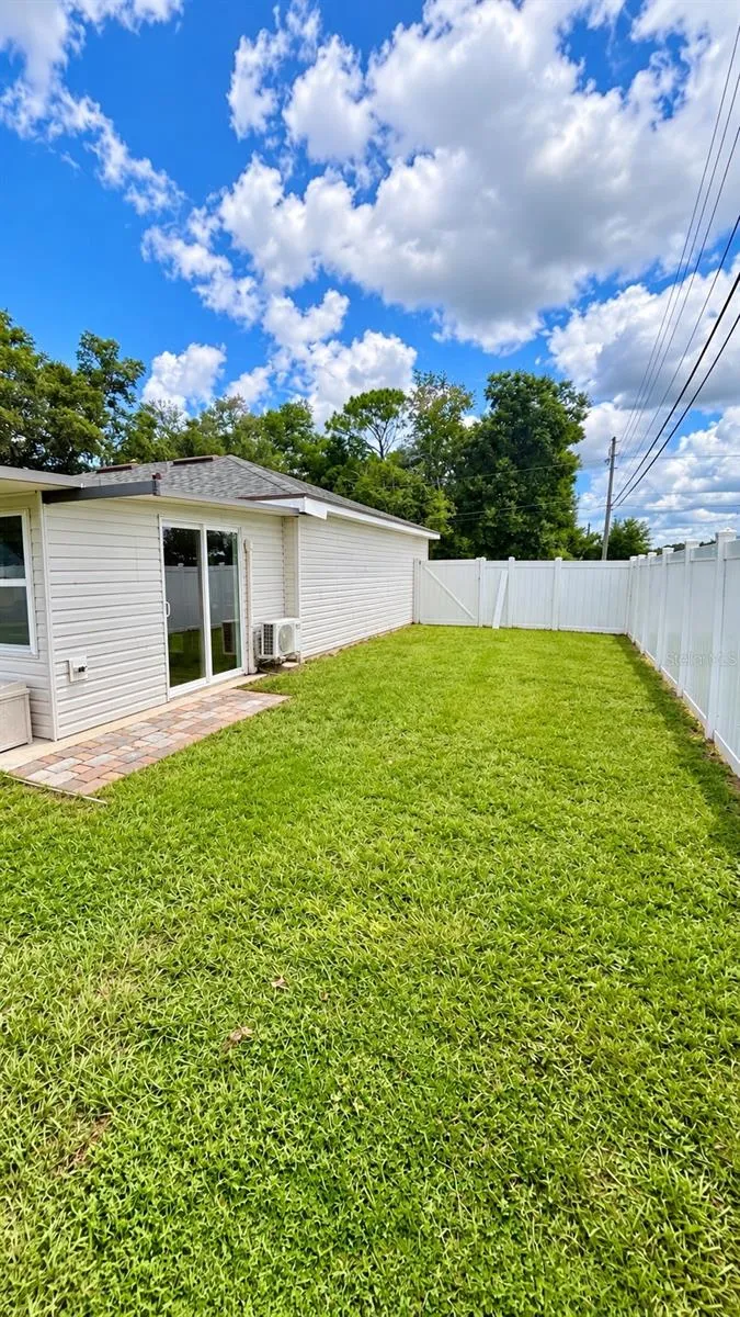 SIDE YARD