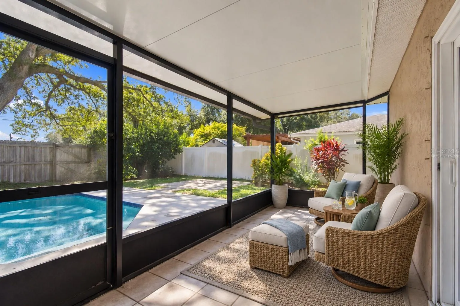 Lanai - Virtually Staged