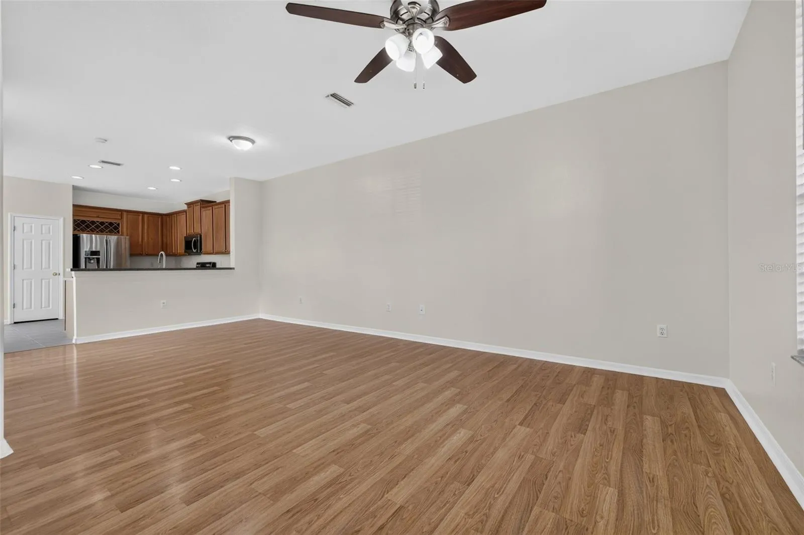 Large living &amp; dining area
