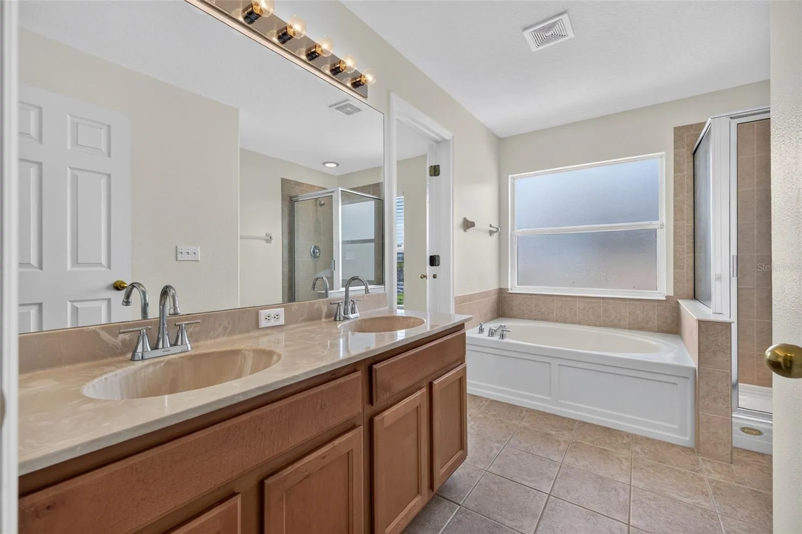 Large primary bath