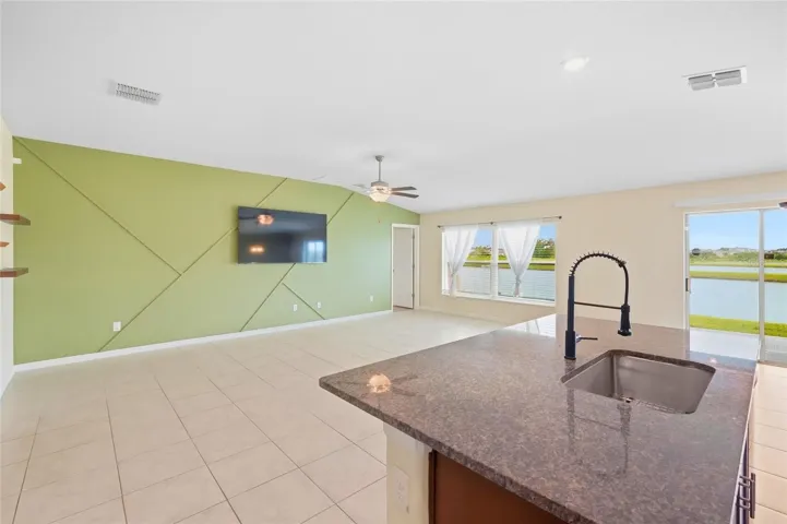Living/Kitchen