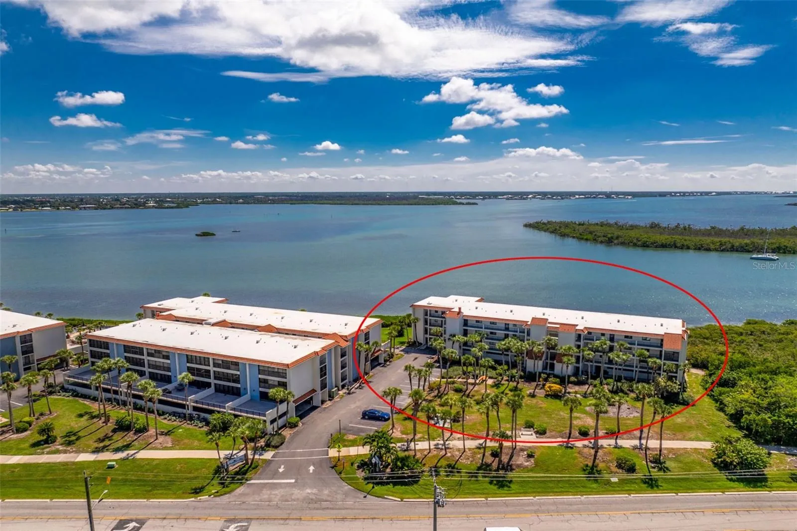 Note building is at the end of Sandpiper Key!