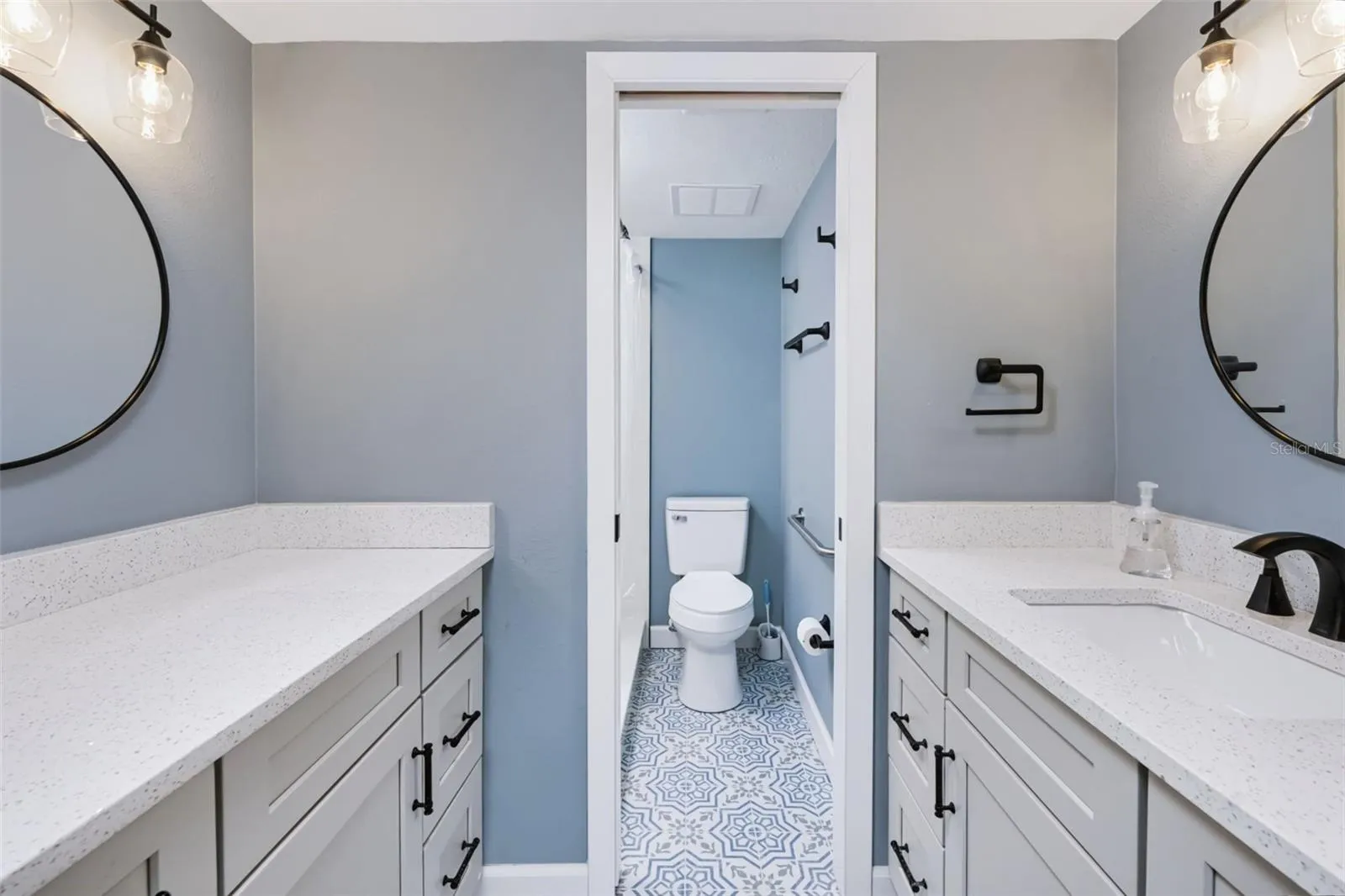 Primary Bath with split vantities.