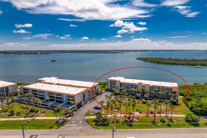 Note building is at the end of Sandpiper Key!