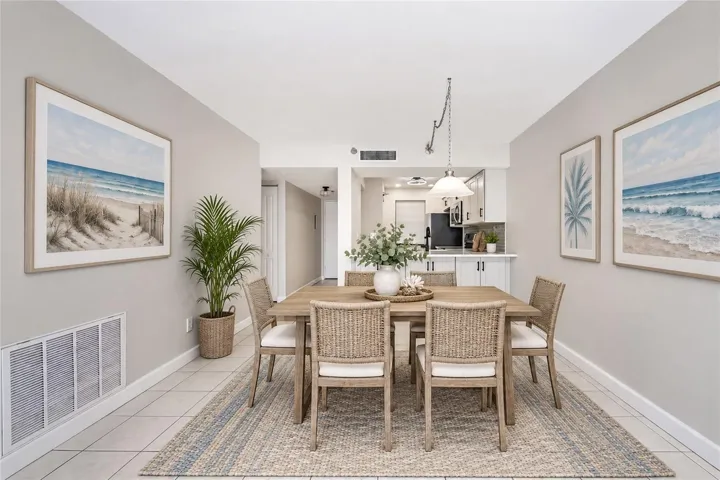 Dining Room *Virtually Staged