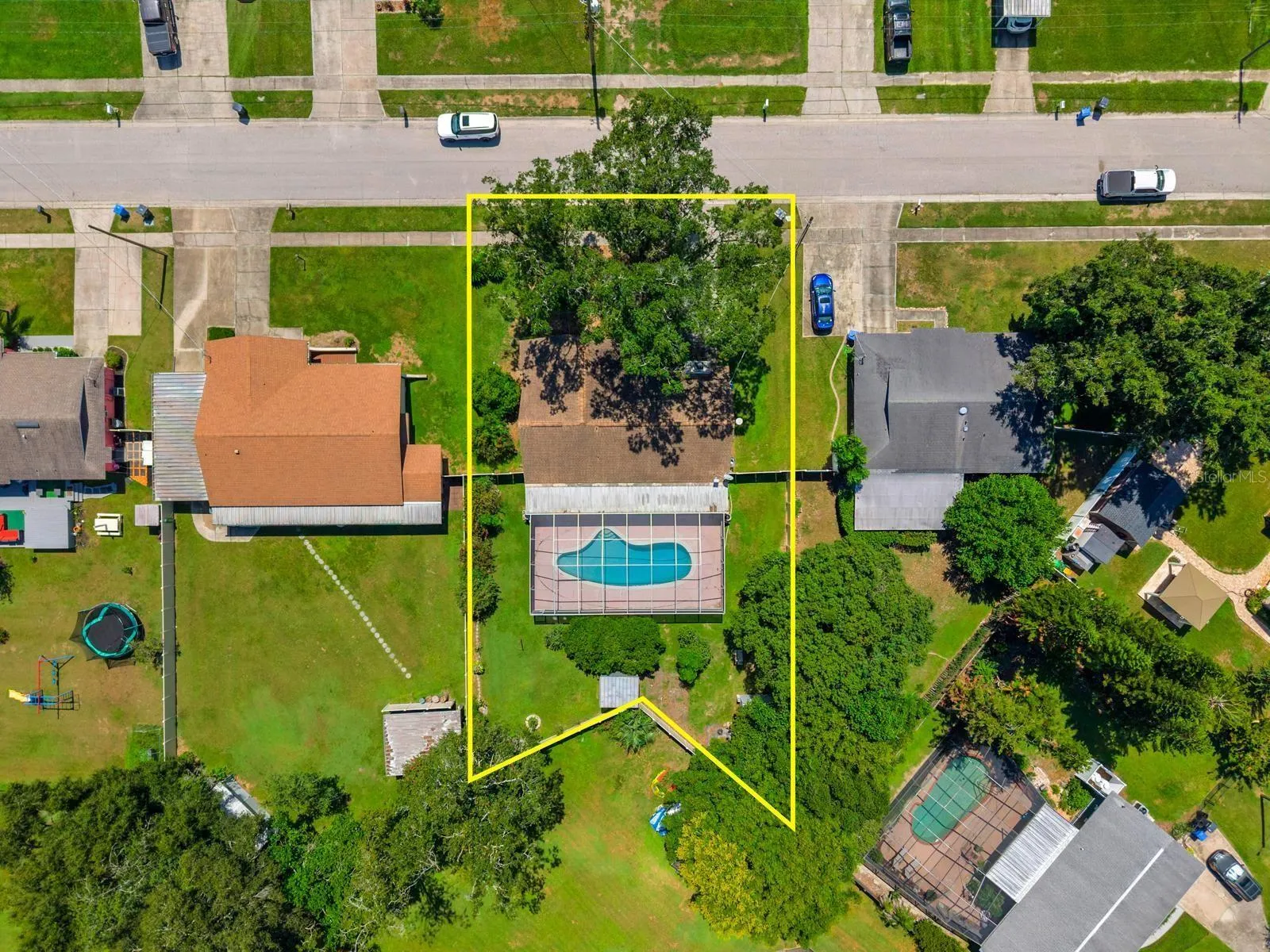 1/3 acre lot  NO HOA