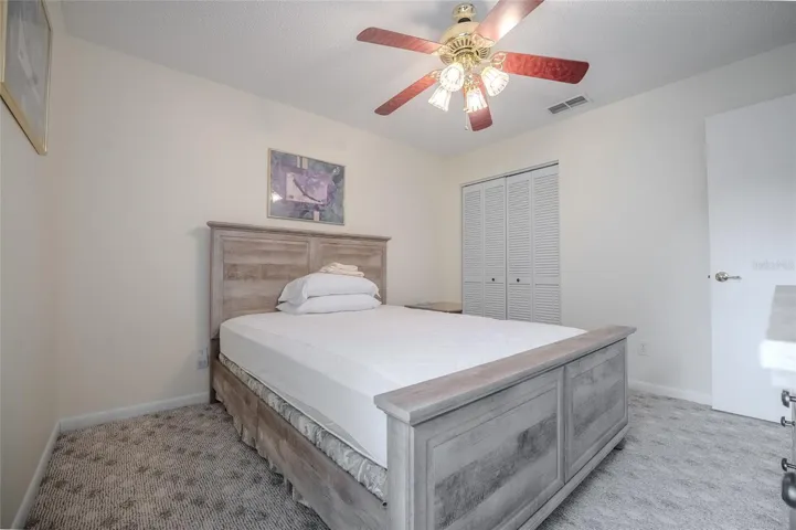 Guest bedroom.