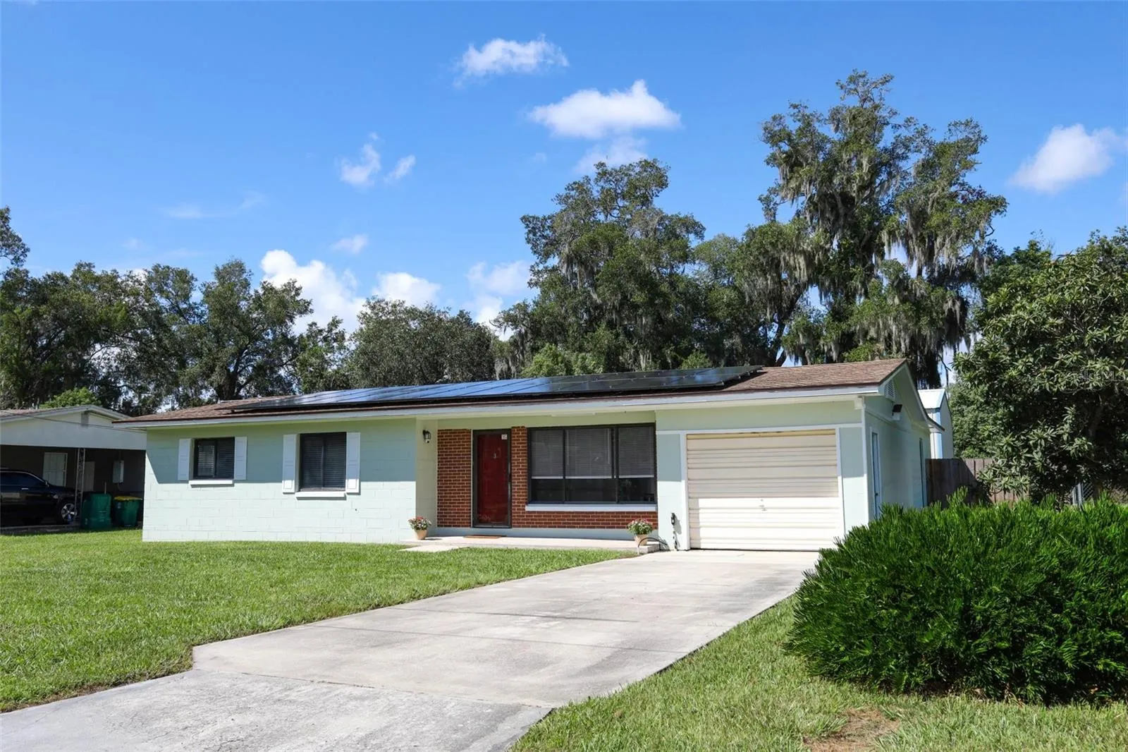 Single Car Garage and driveway