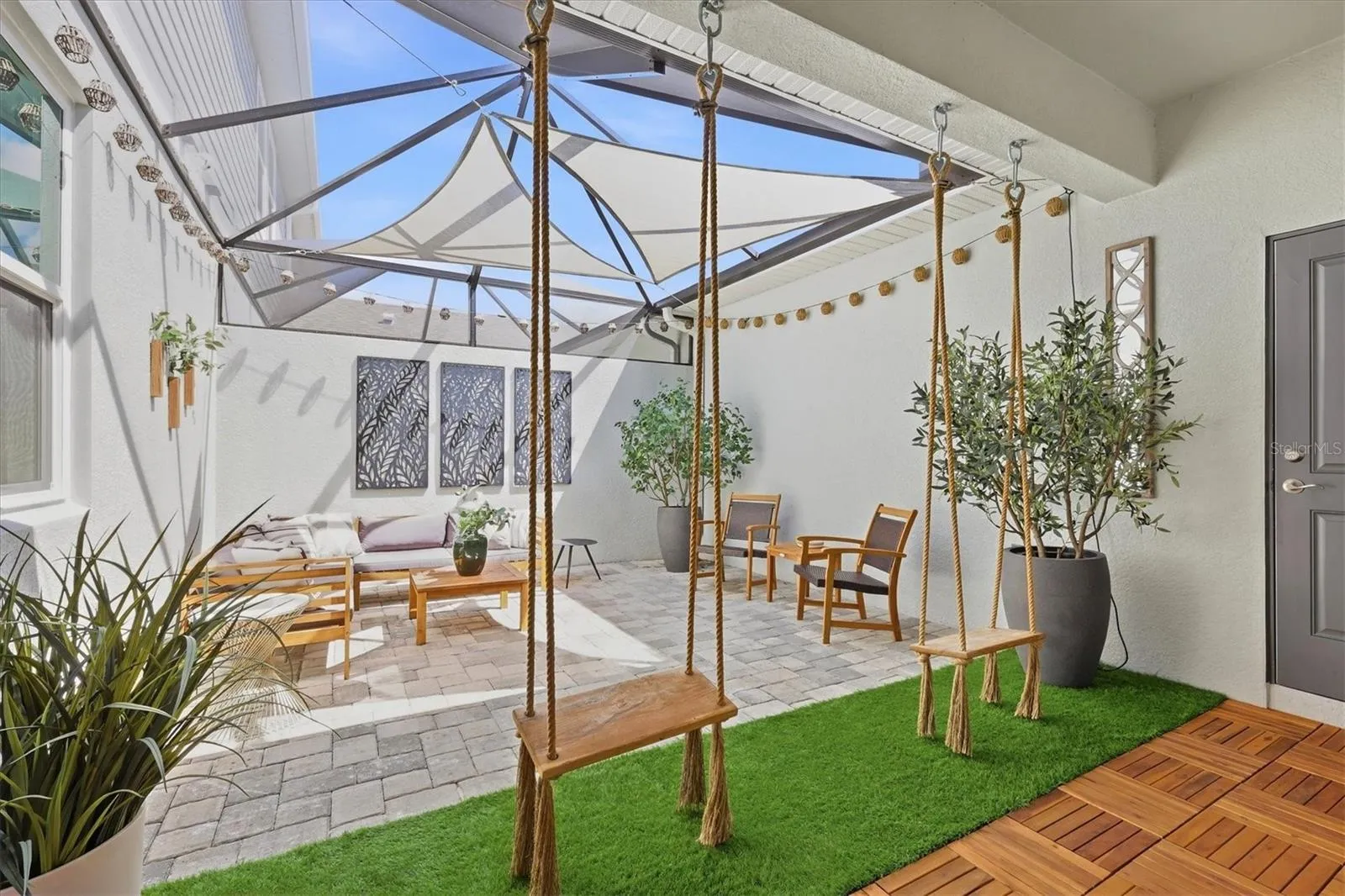 Screened lanai and courtyard