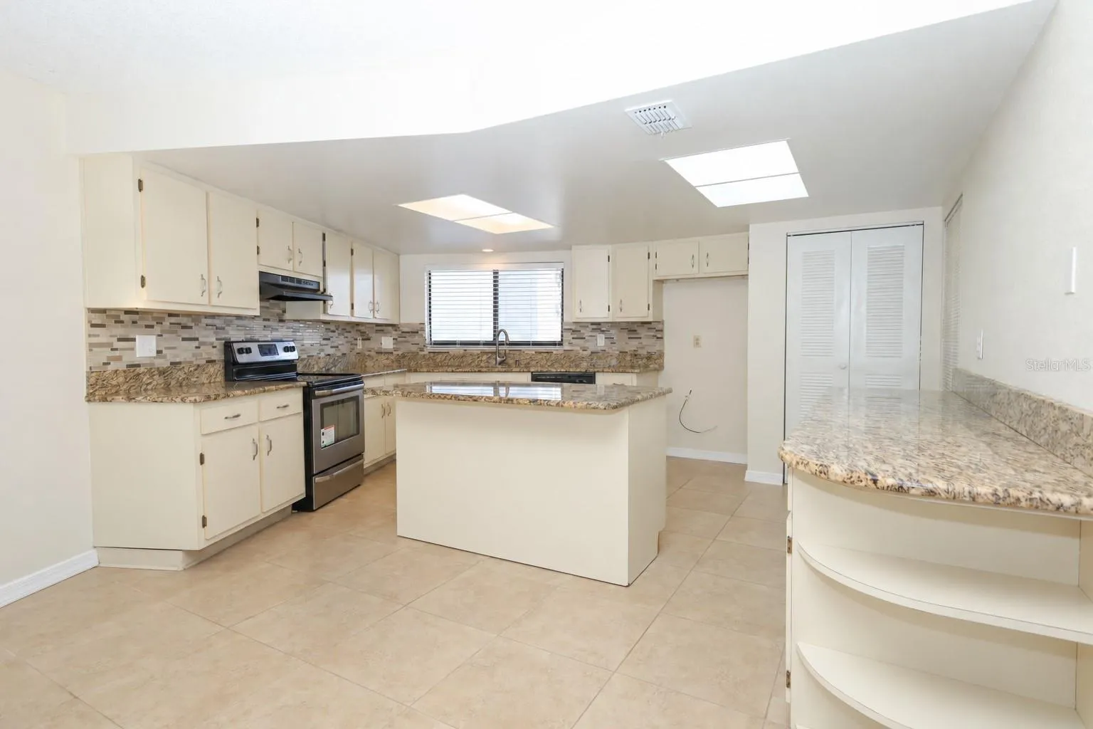Large Open Kitchen