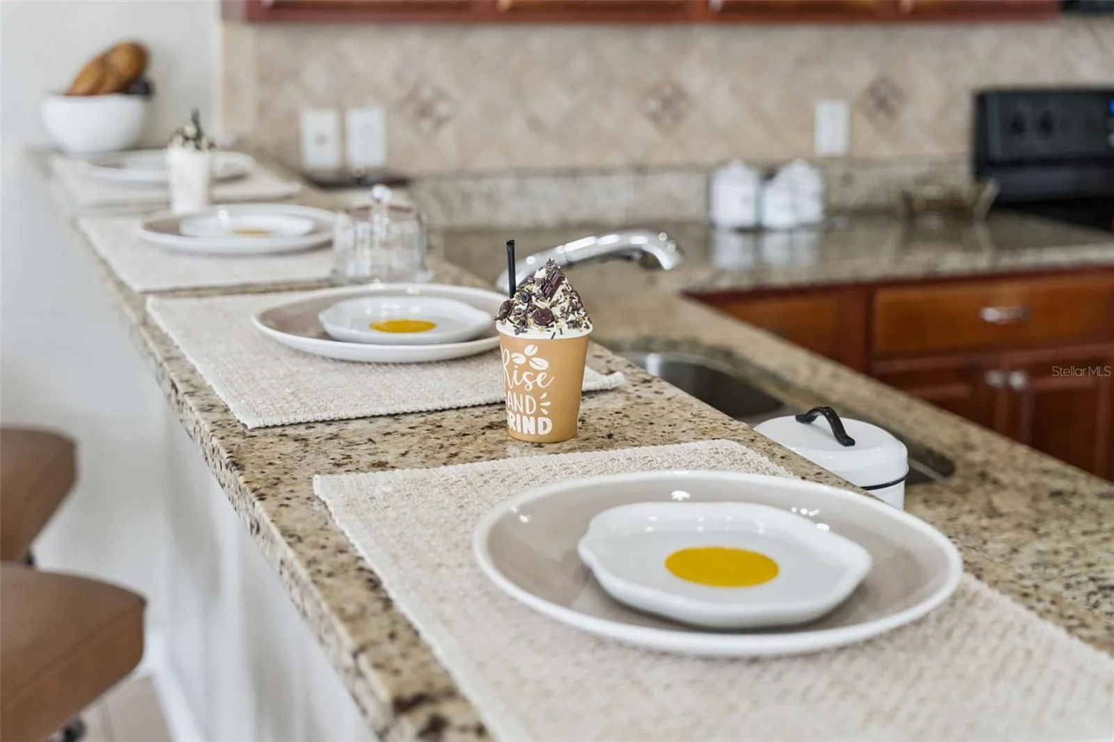 BREAKFAST BAR
