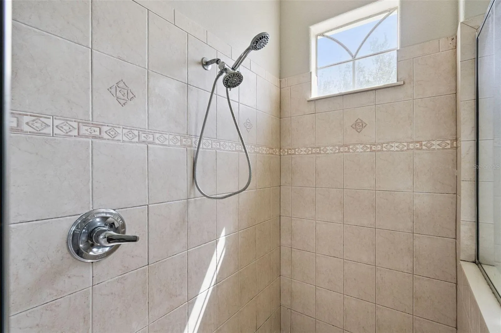 MASTER SHOWER