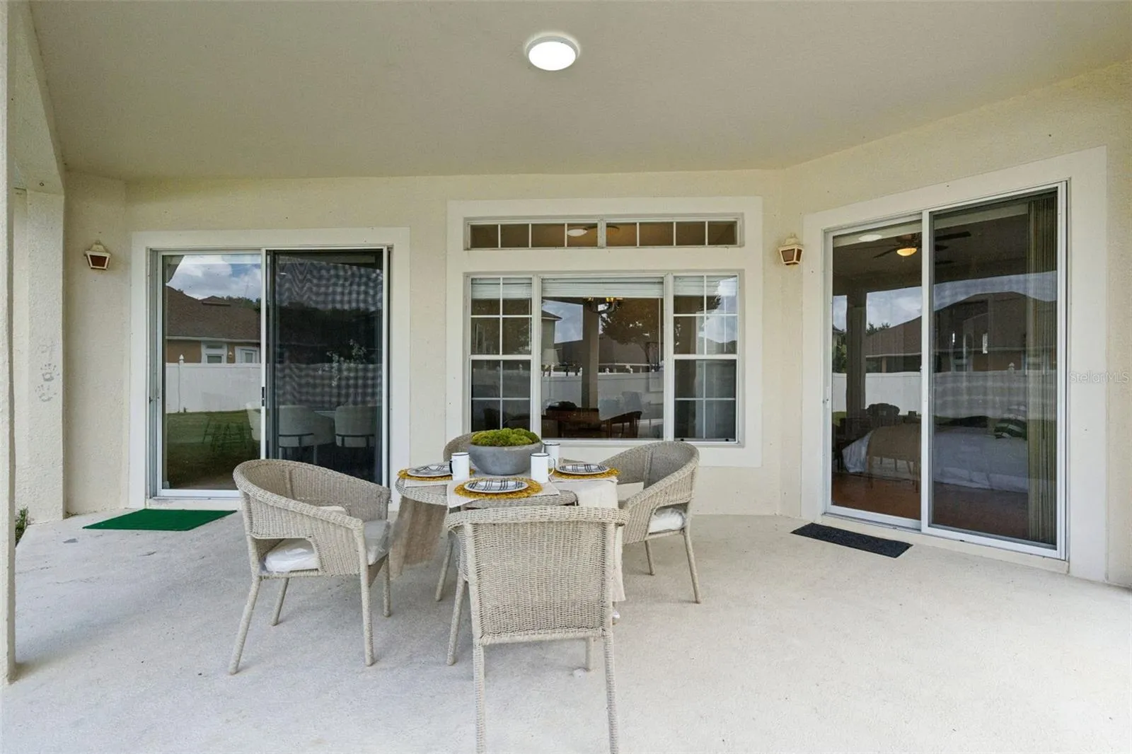 COVERED LANAI PORCH