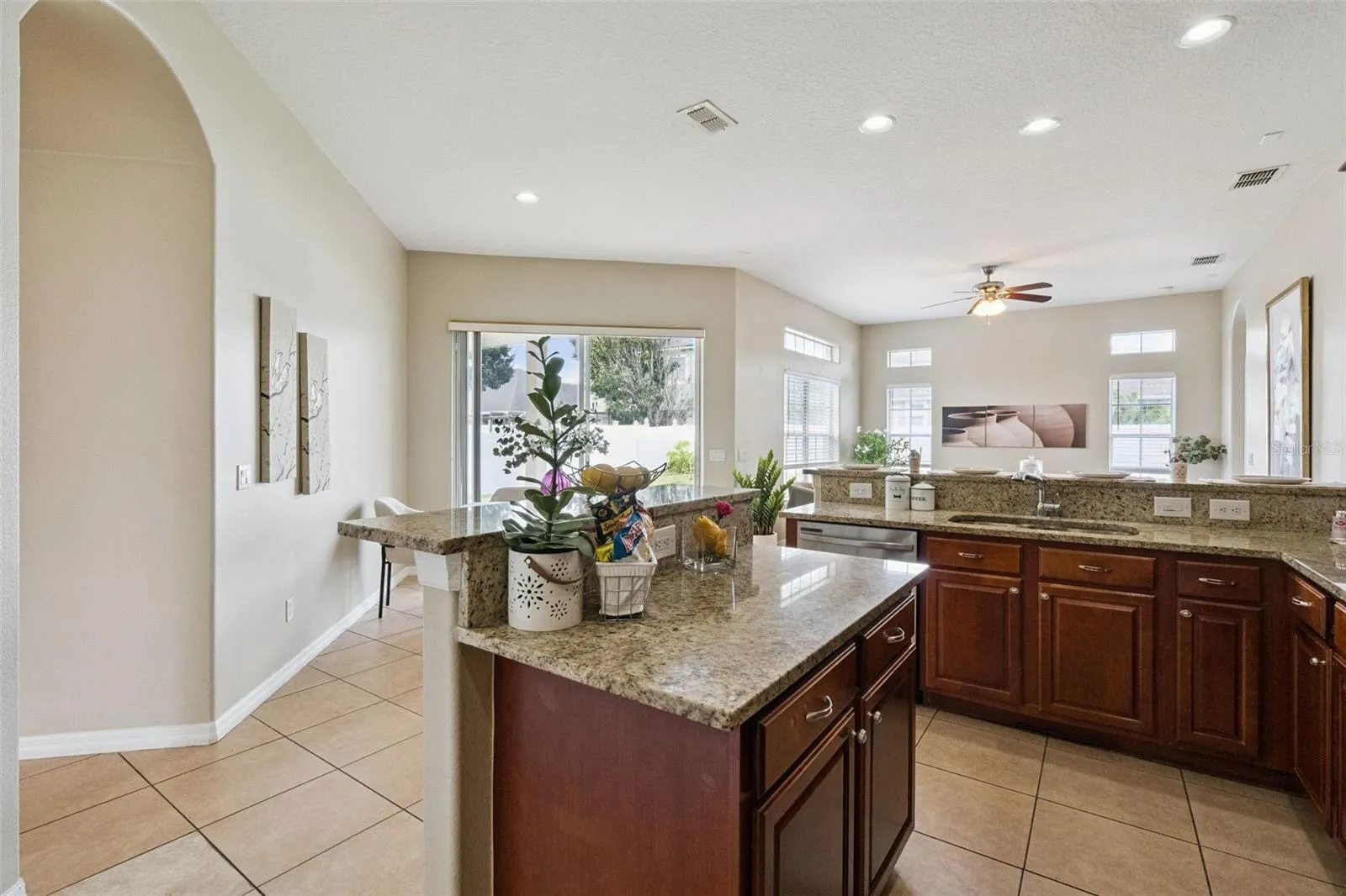 KITCHEN ISLAND