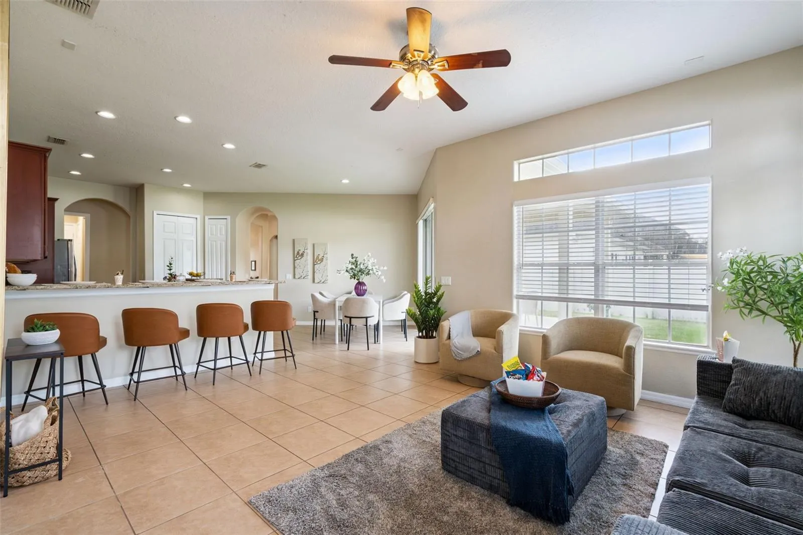 FAMILY ROOM/