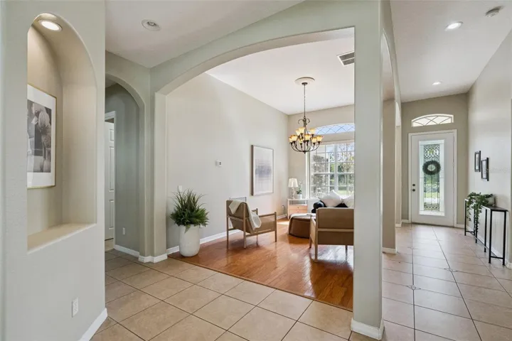 FORMAL LIVING/FOYER