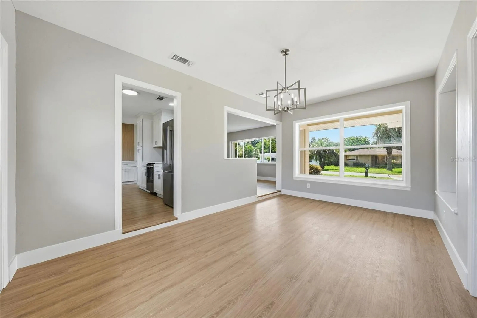 Separate dining room