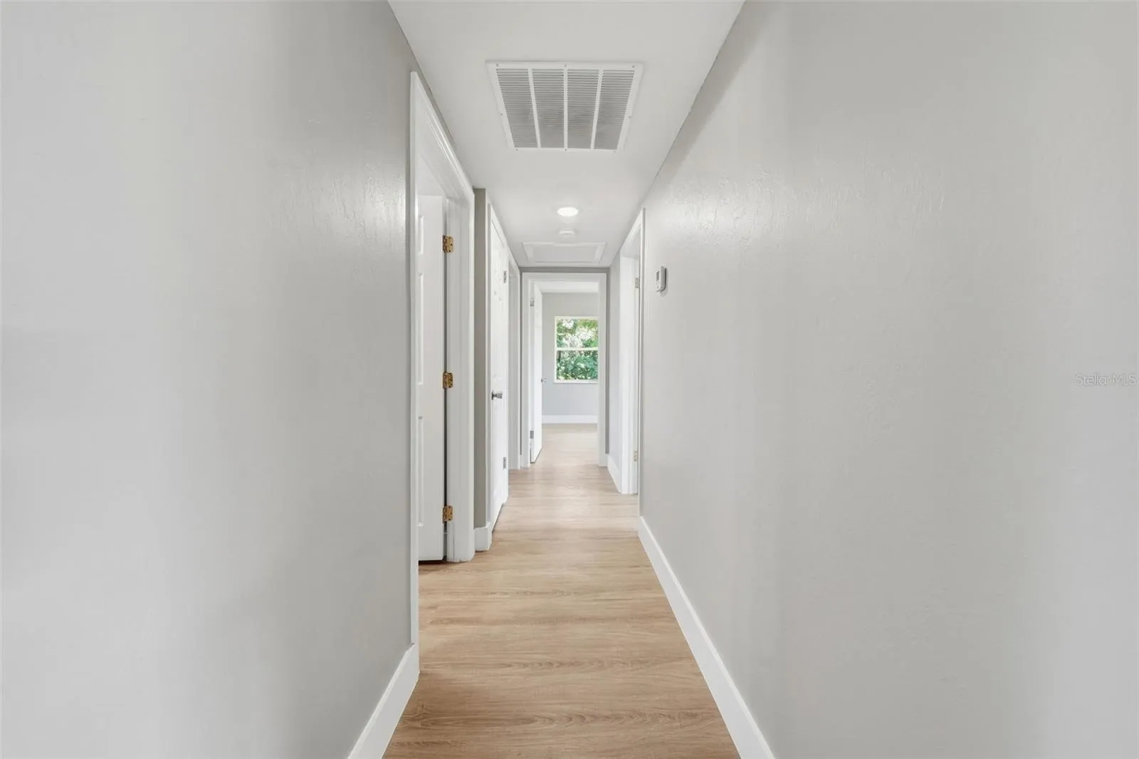 Hallway to the bedrooms