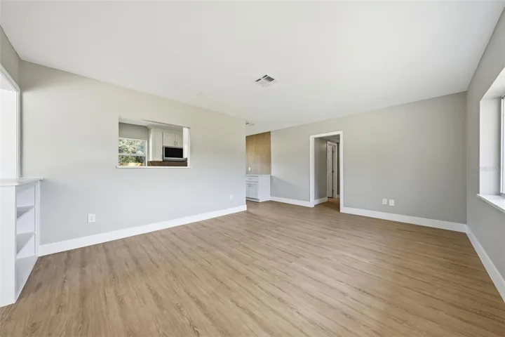 Living room with a pass-through to the kitchen