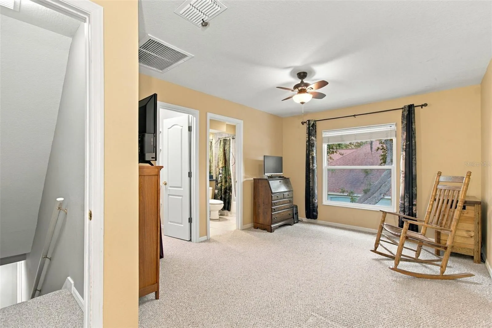Upstairs Bedroom 5