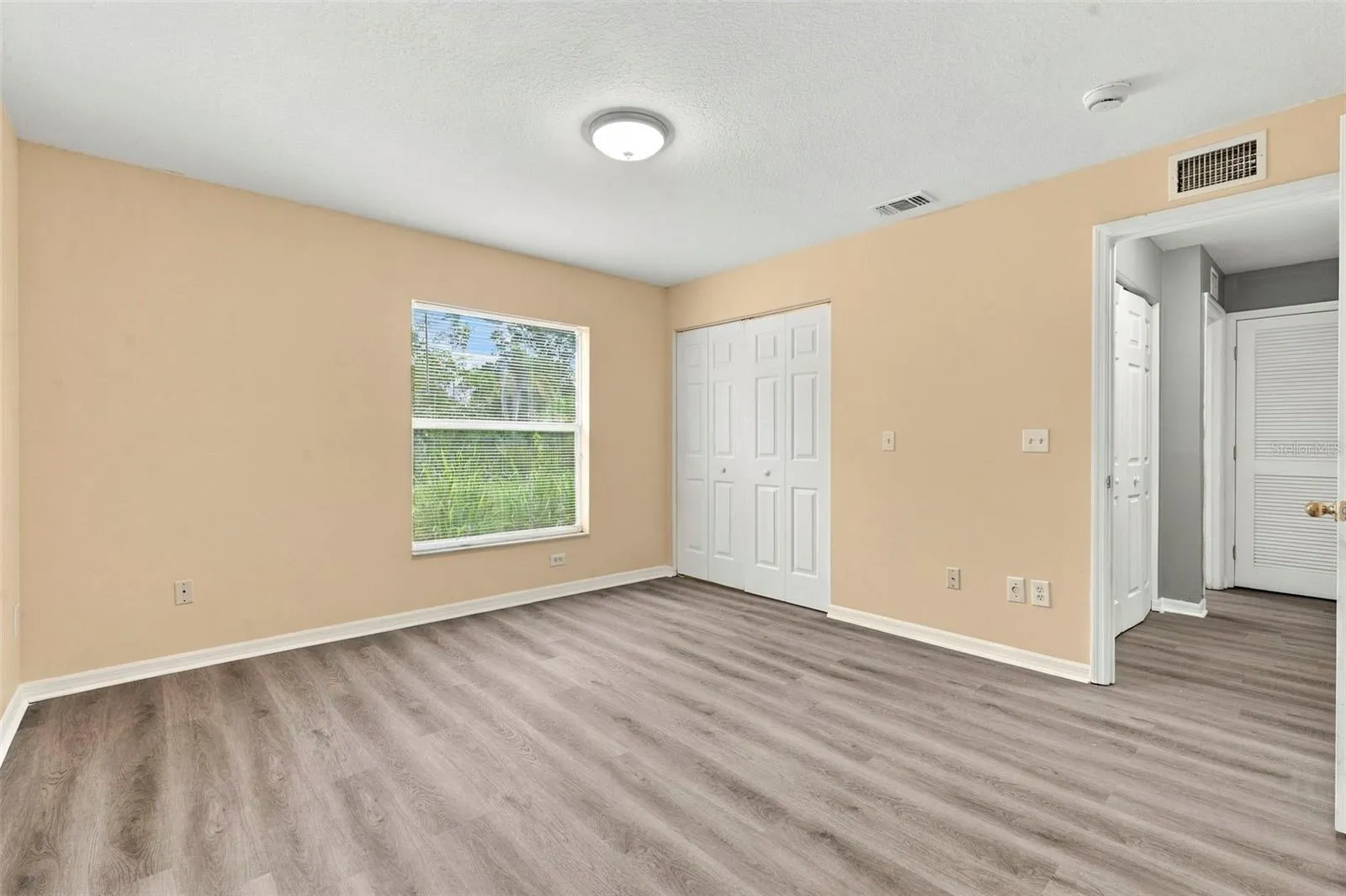 Primary Bedroom with En-Suite Bathroom