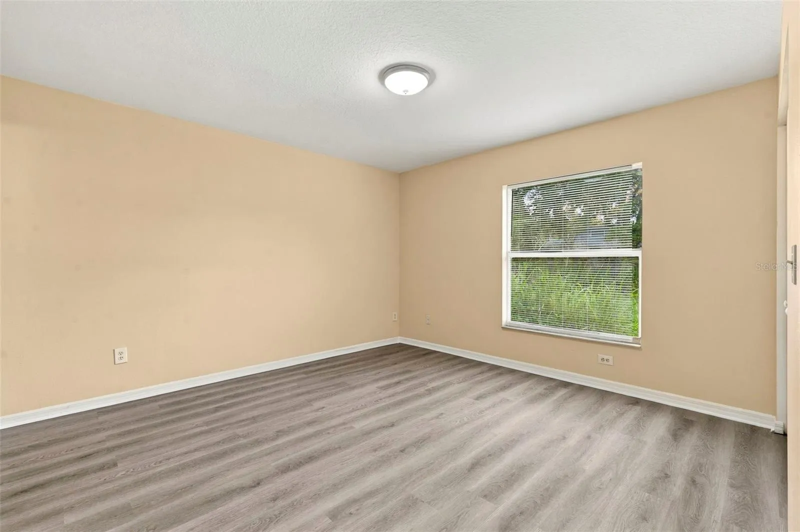 Primary Bedroom with En-Suite Bathroom