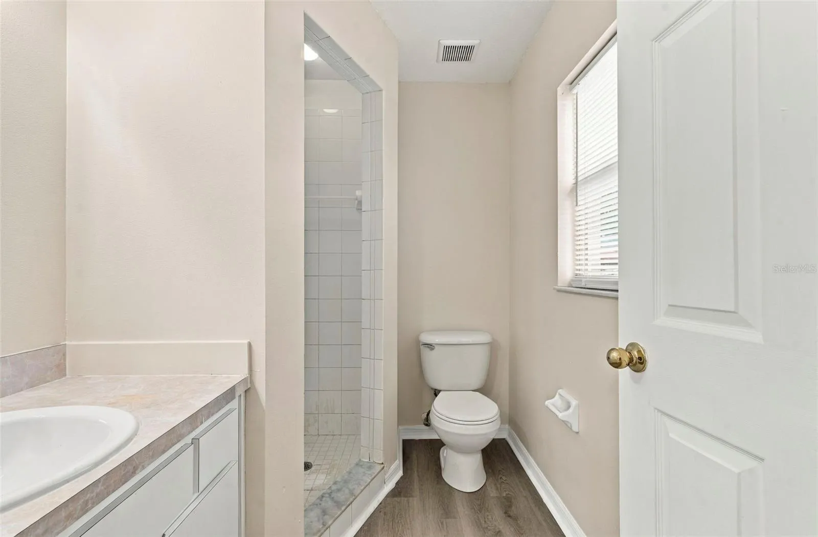 Primary Bedroom with En-Suite Bathroom