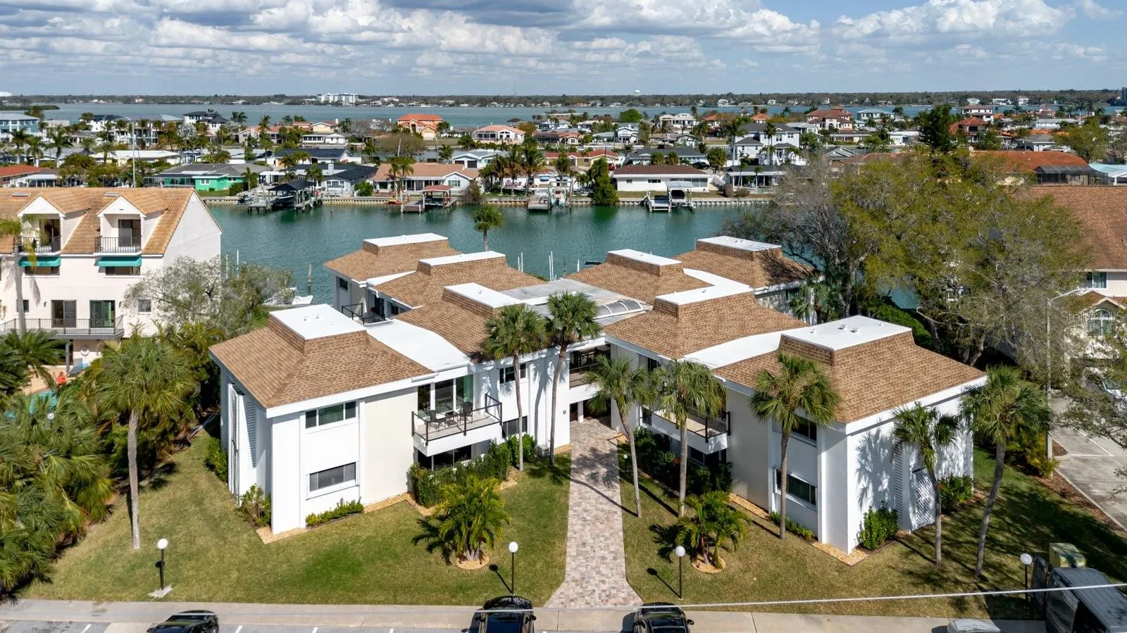 Bay Island-8 Unit Condo Community