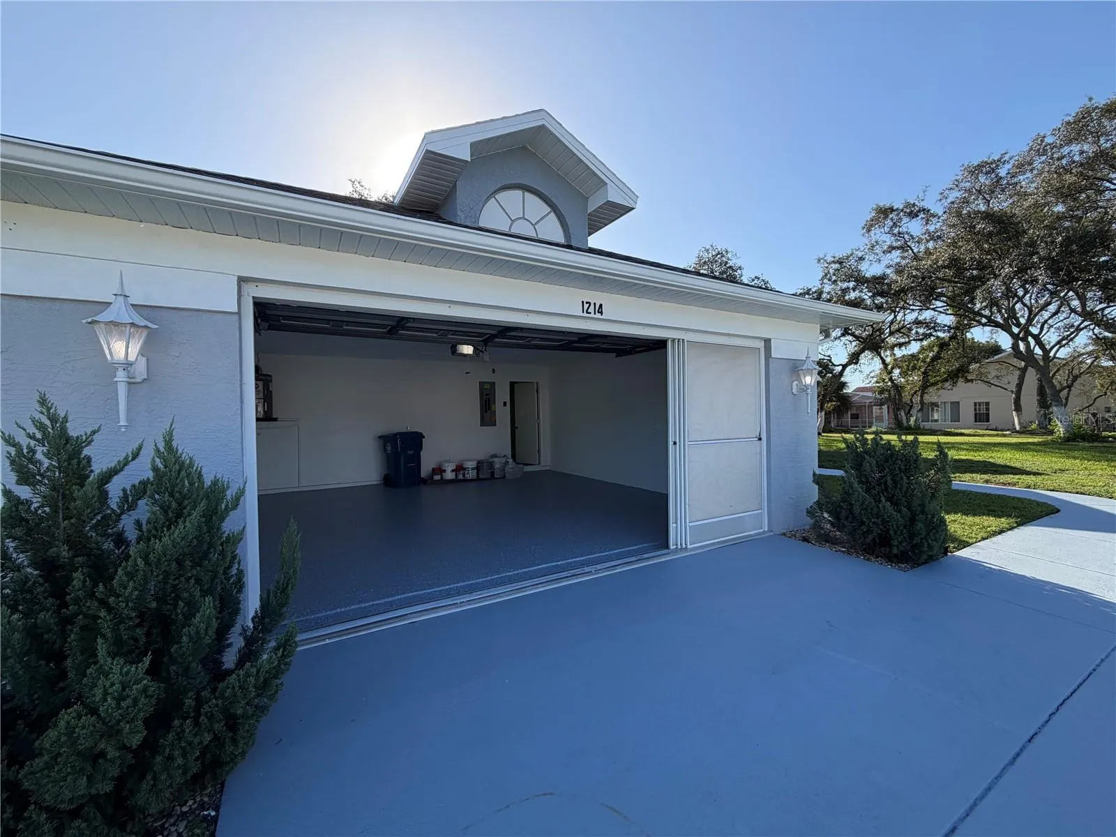 Garage ahs 3 panel screen for outdoor privacy