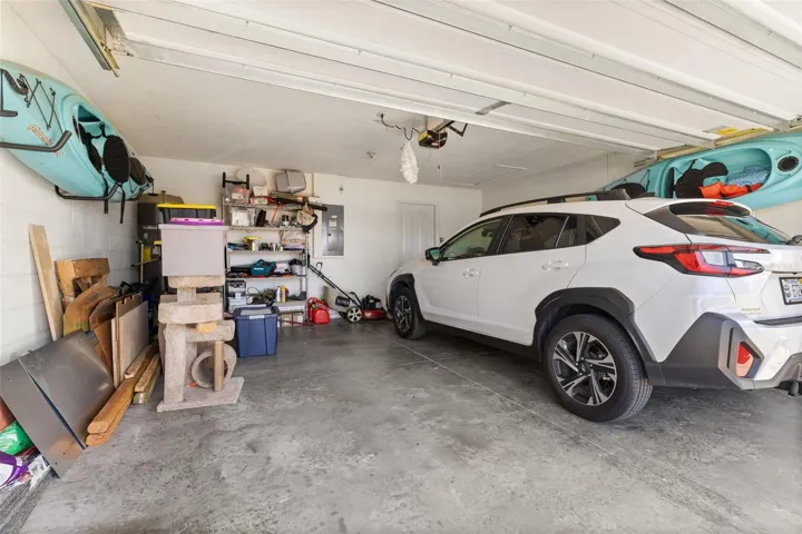 2 CAR GARAGE