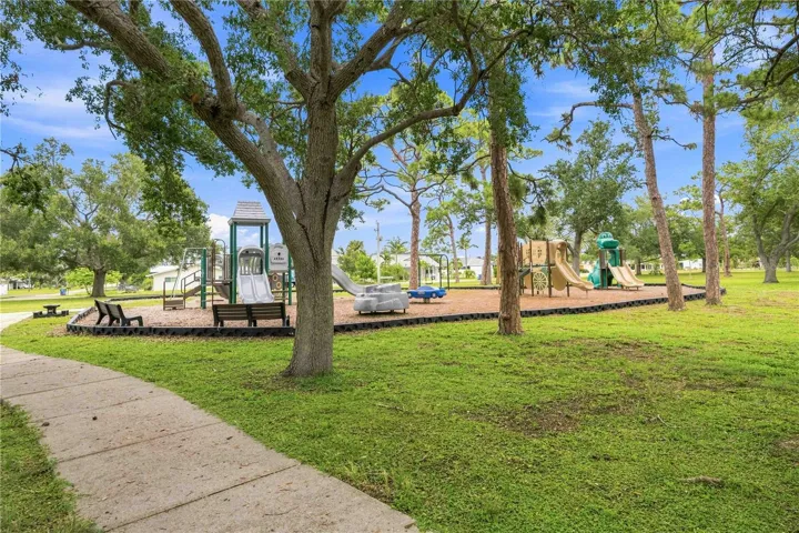 So many public parks in Venice