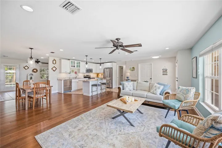 Open floor plan design for maximum space